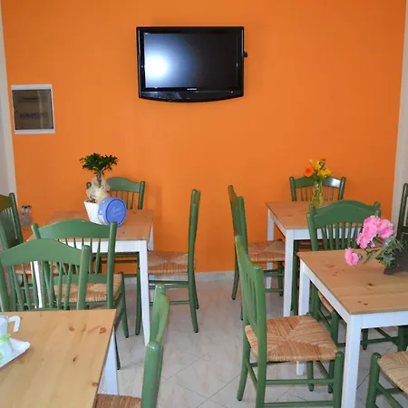 Bed and Breakfast Anna's Family Νάπολη