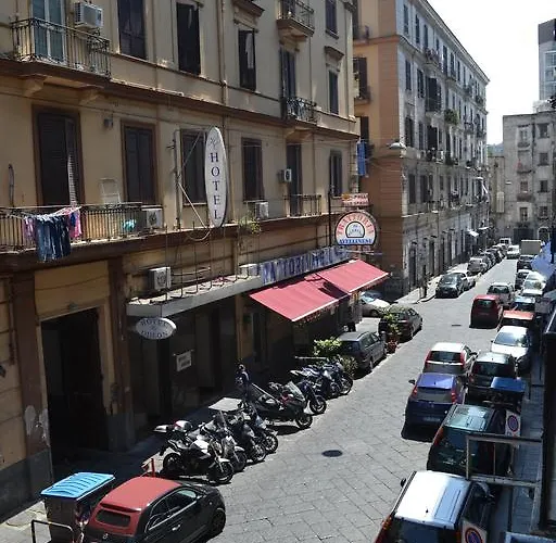 Bed and Breakfast Anna's Family Νάπολη